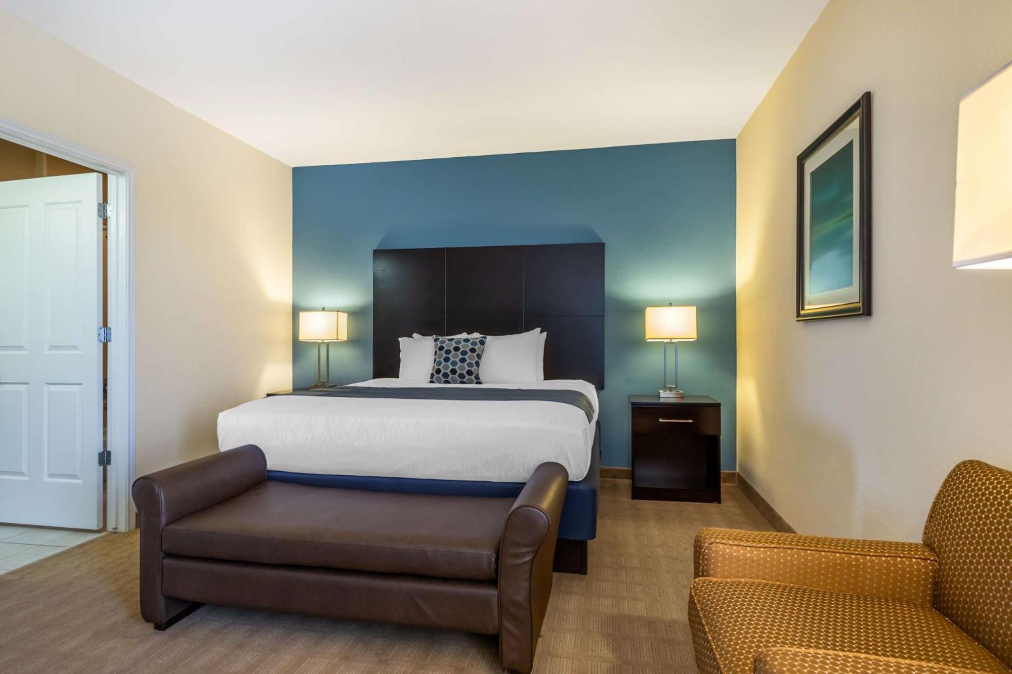 Best Western Plus Lytle Inn And Suites Exteriör bild