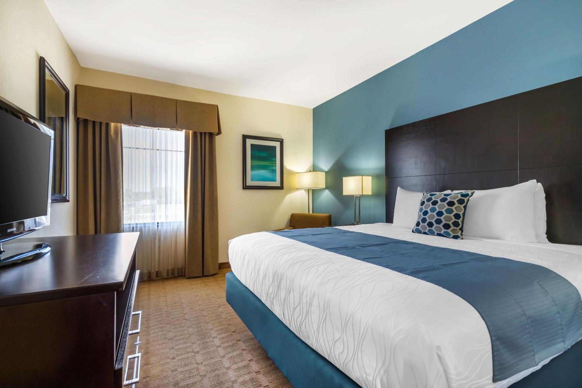 Best Western Plus Lytle Inn And Suites Exteriör bild