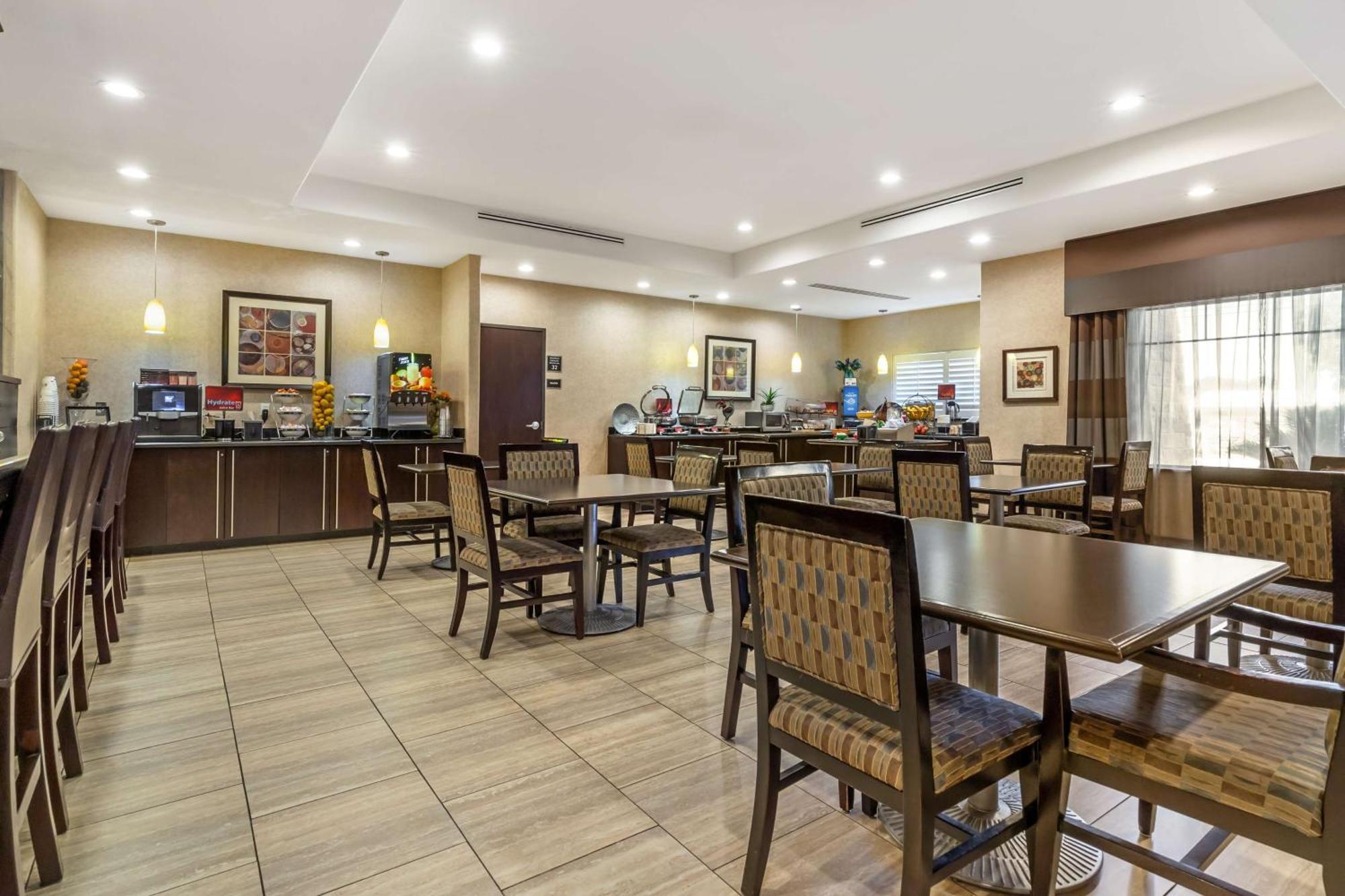Best Western Plus Lytle Inn And Suites Exteriör bild