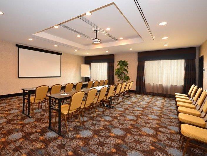 Best Western Plus Lytle Inn And Suites Exteriör bild