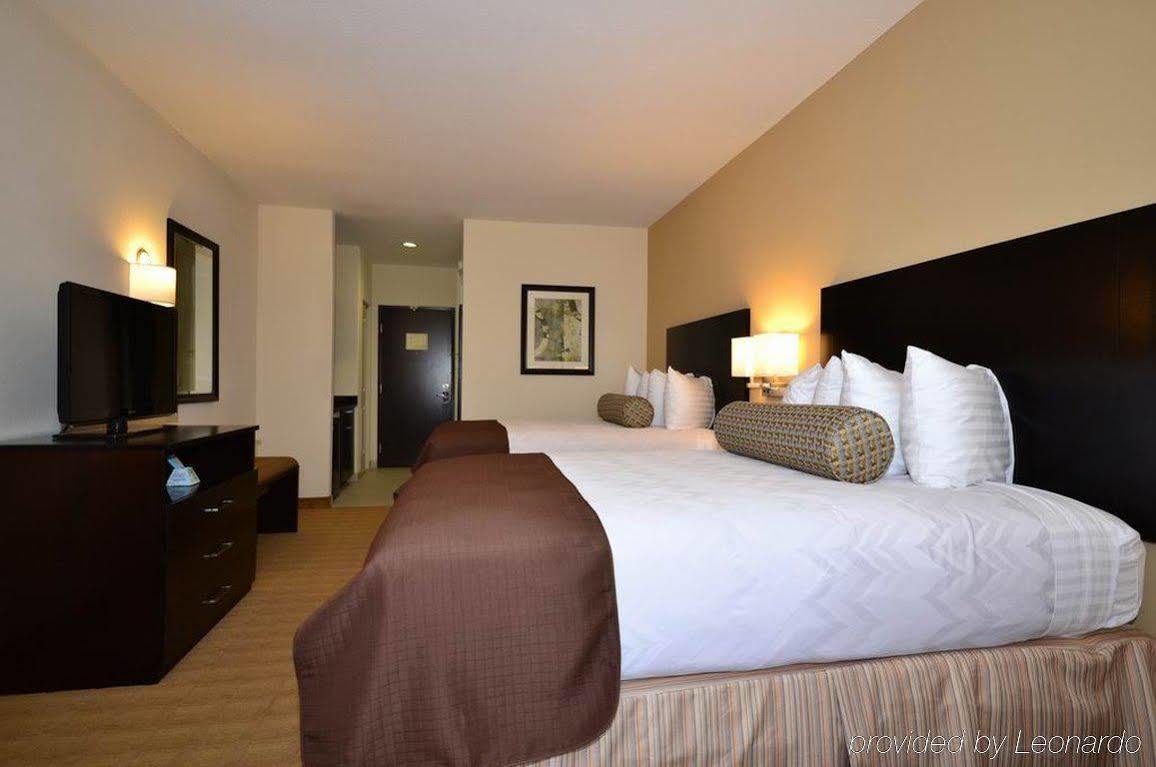 Best Western Plus Lytle Inn And Suites Exteriör bild