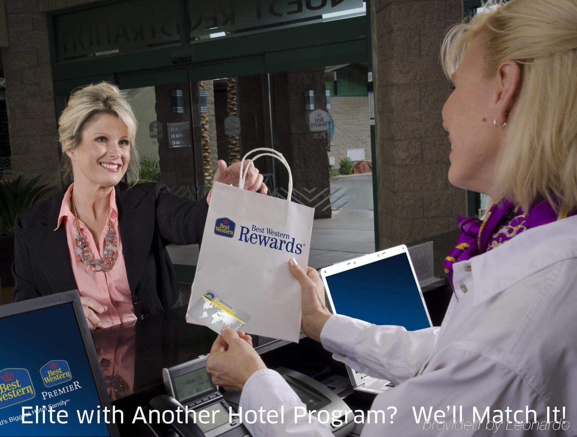 Best Western Plus Lytle Inn And Suites Exteriör bild
