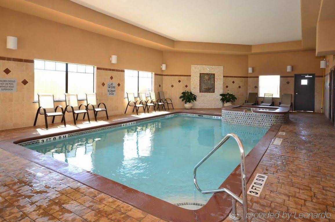 Best Western Plus Lytle Inn And Suites Exteriör bild